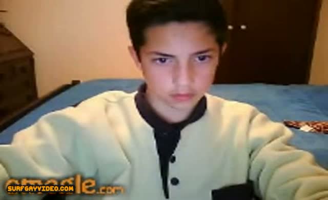 Novinho Omegle at SurfGayVideo.com