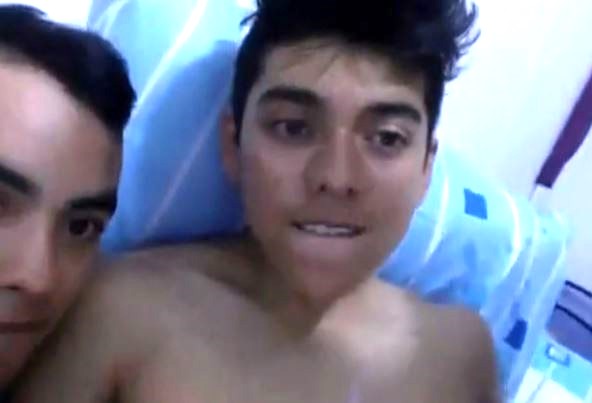 latino boys cumming together